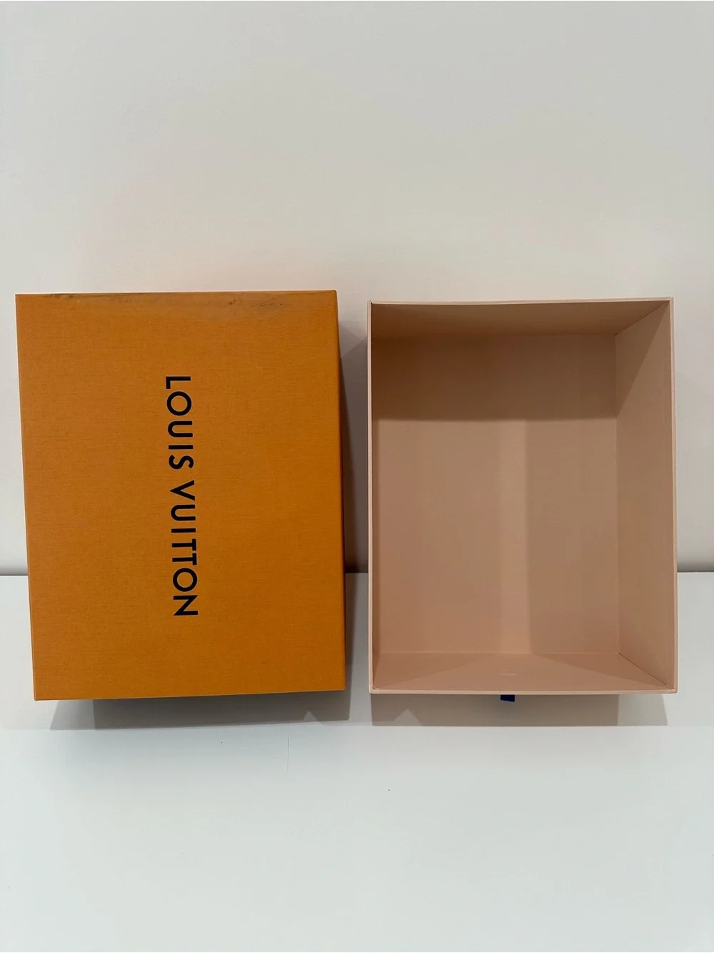 LV Shoe Box Damaged, 13.5x10.5x5.5”|See Description for Important Notice